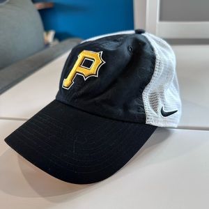 Women’s Nike MLB Pittsburgh Pirates Hat | Black & Gold | Heritage Dri-Fit